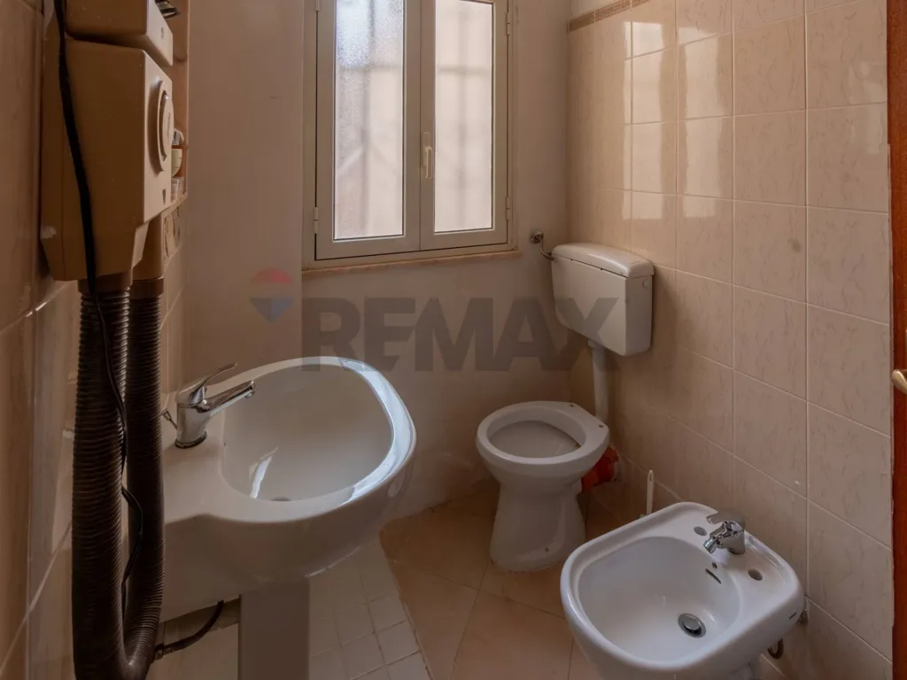 Salles de bain - Villa with Garden and Terrace in Carini