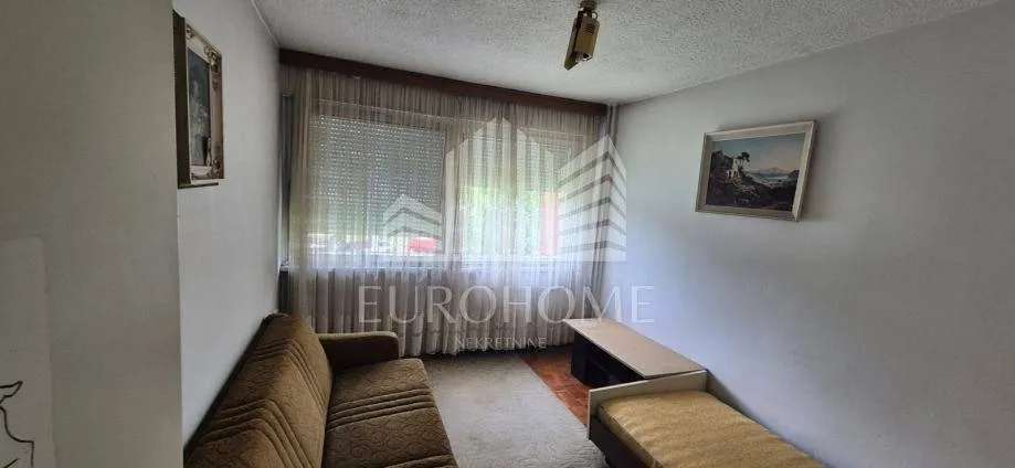 Séjour - Apartment with Central Heating in Sesvete, Zagreb
