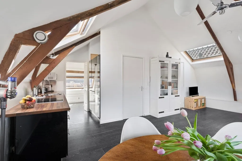Salle à manger - Loft-Style Apartment with High Ceilings in De Pijp