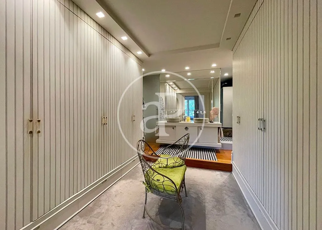 Stanze - Luxury Apartment with High Ceilings in Salamanca