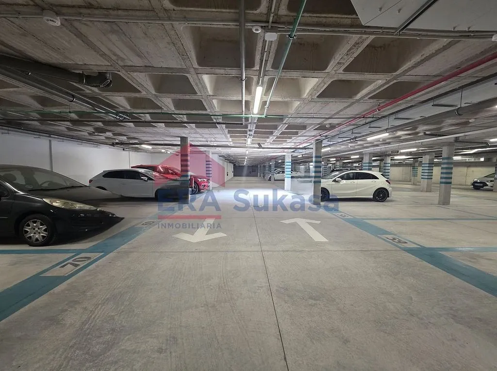 Garage - Penthouse with Sea View in Avenida Resistiré