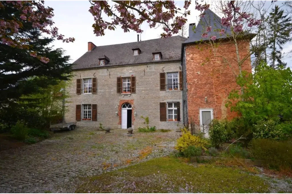 Välivaade - Historic Manor with Park in Géronsart