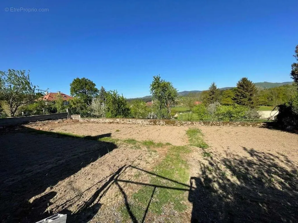 Jardín - Apartment Complex with Garden in Le Mayet-De-Montagne