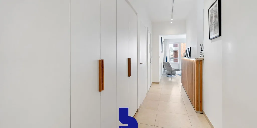 Esik - Renovated Apartment with Sea View in Ostend