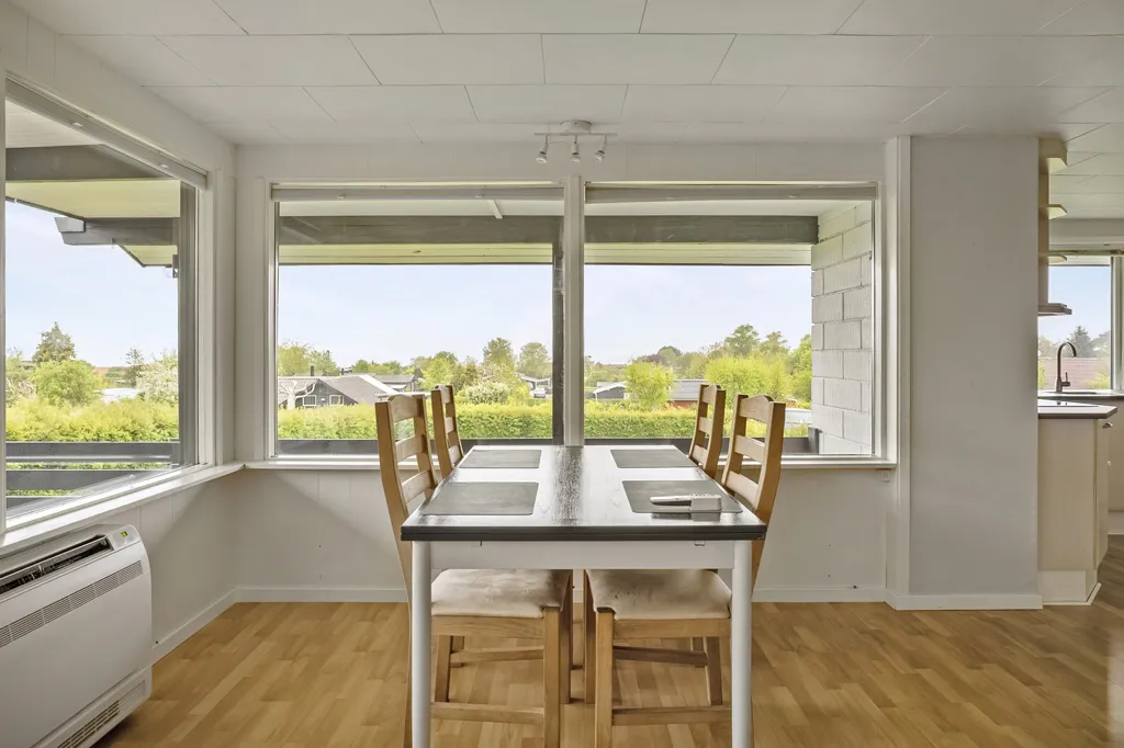 Salle à manger - Summerhouse with Beach Access in Drøsselbjerg