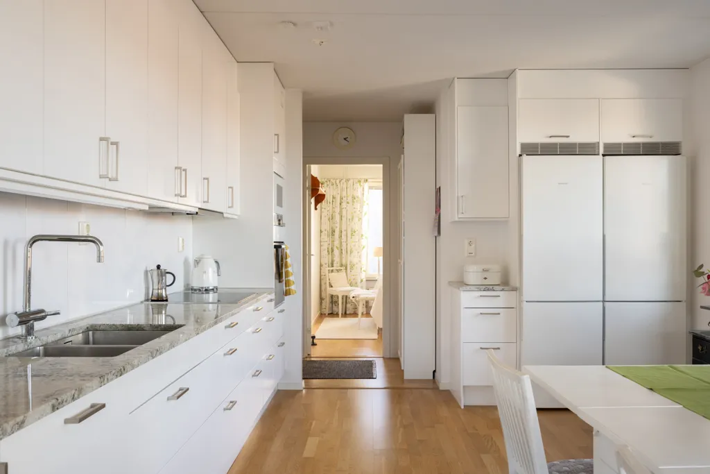 Cuisine - 55+ Apartment with Two Balconies in Nockeby Backe