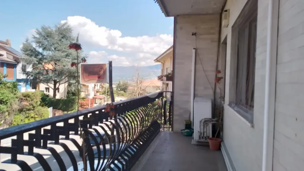 Balcon - Apartment with Balcony in Castrolibero