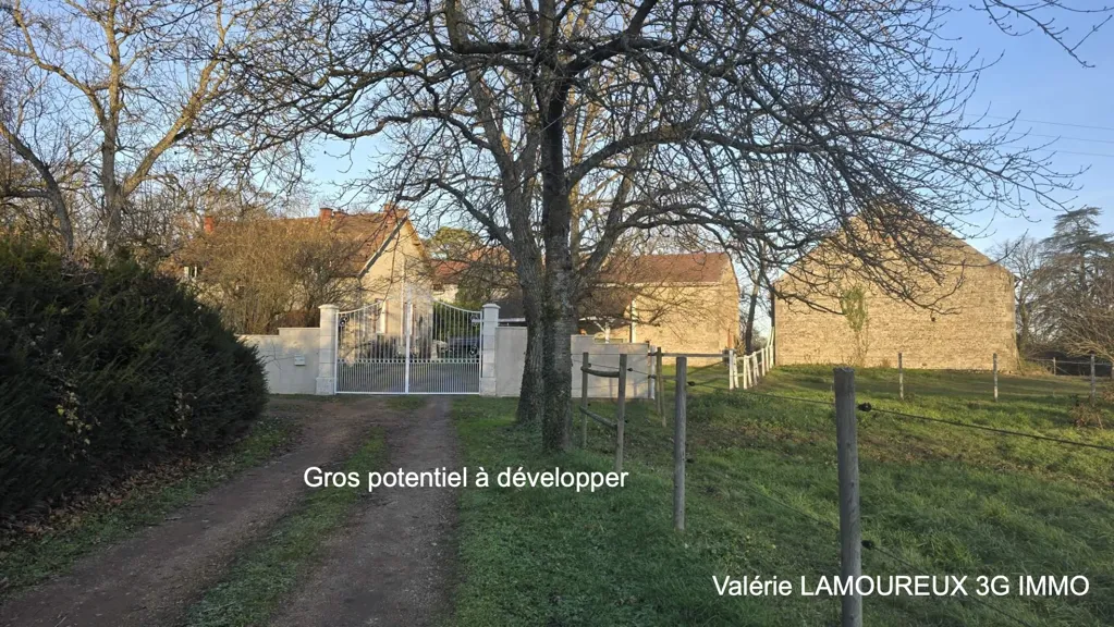 Välivaade - Equestrian Property with Large Garden in Aigueperse