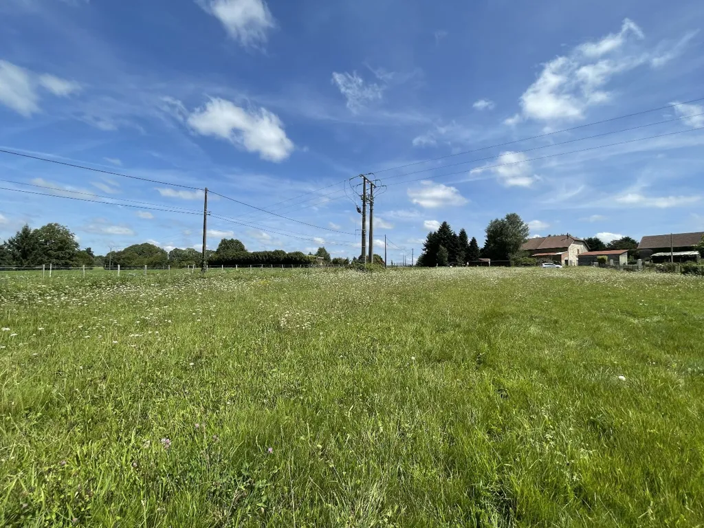 Aed - Constructible Plot near Saint Yrieix la Perche