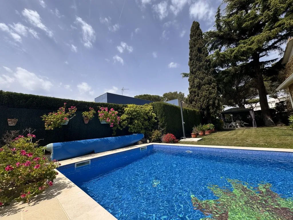 Piscine - Chalet with Pool and Terrace in S'Agaró