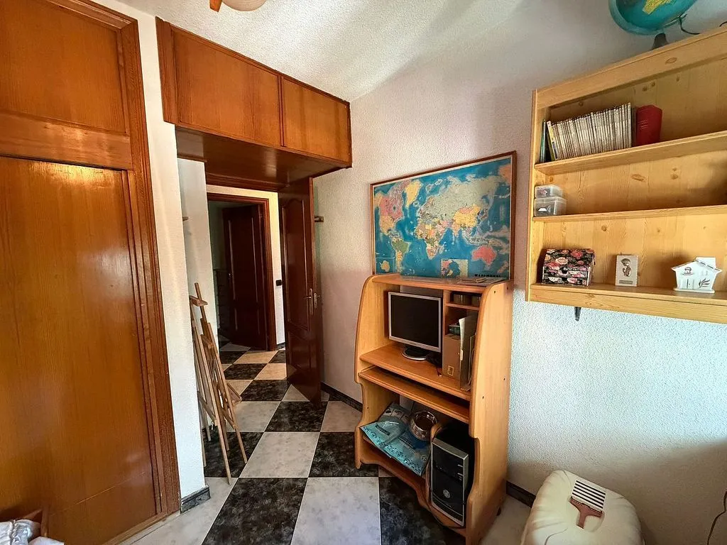 Bureau - Apartment with Terrace in Canillejas, Madrid