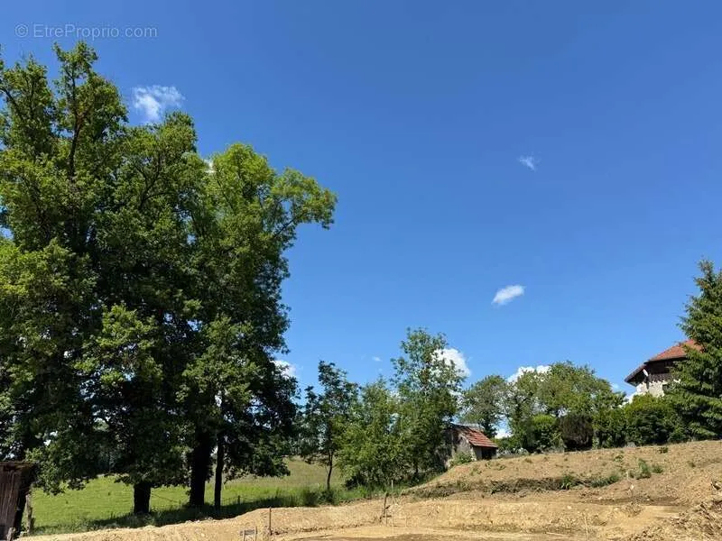 Aed - Duplex with Garden and Terrace in Vieugy