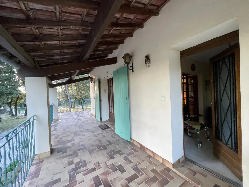 Terrasse - Maison avec terrasse et dépendances à Salindres
