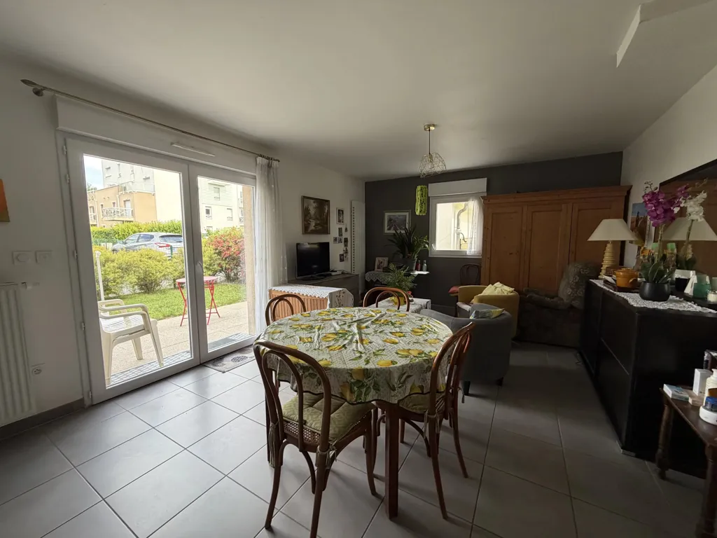 Sala da pranzo - 2-Bedroom House with Private Garden in Langueux