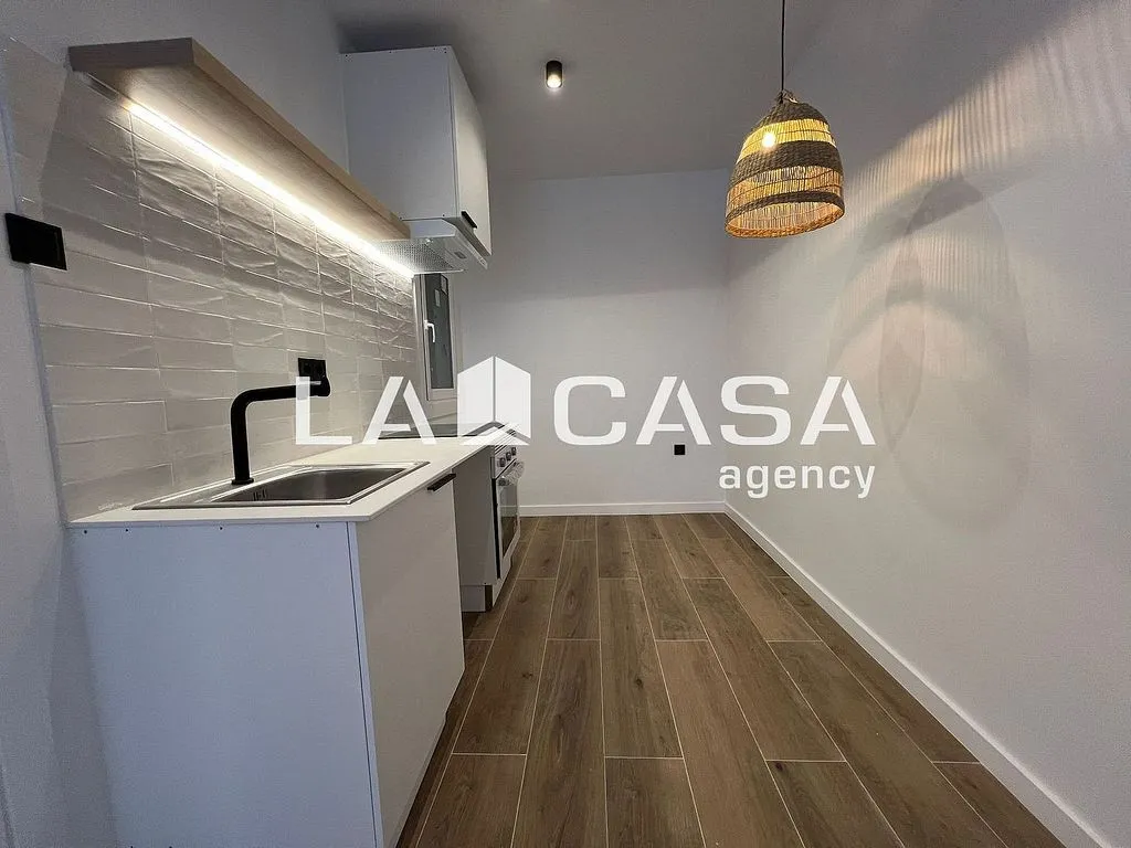 Loft in Reform with AC in Carrer de Velia