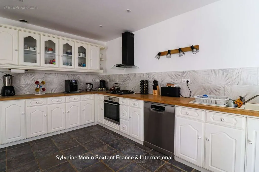 Cuisine - Ensemble de 3 Maisons avec 3 Piscines sur 2 Hectares