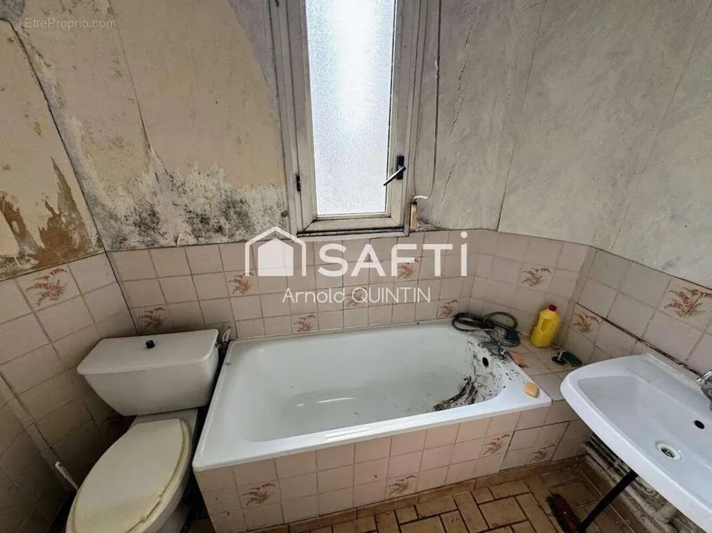 Vannitoad - Apartment to Renovate in Verdun City Centre