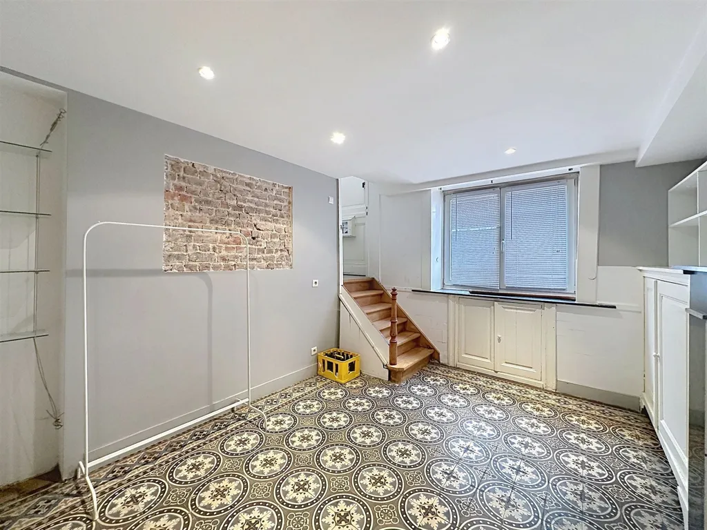 Pesuköök - 5-Bedroom House with South Terrace in Châtelain