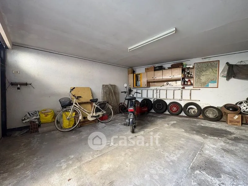 Garage - Semi-detached Villa to Renovate in Caprile