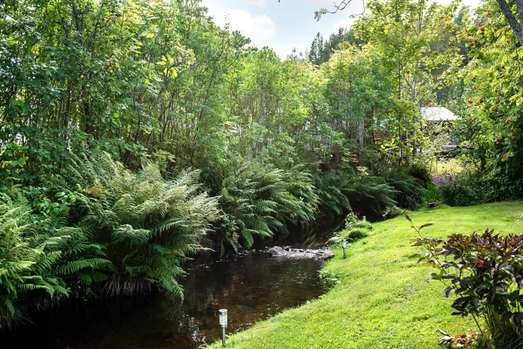 Giardino - Cottage with Private Stream in Stenö