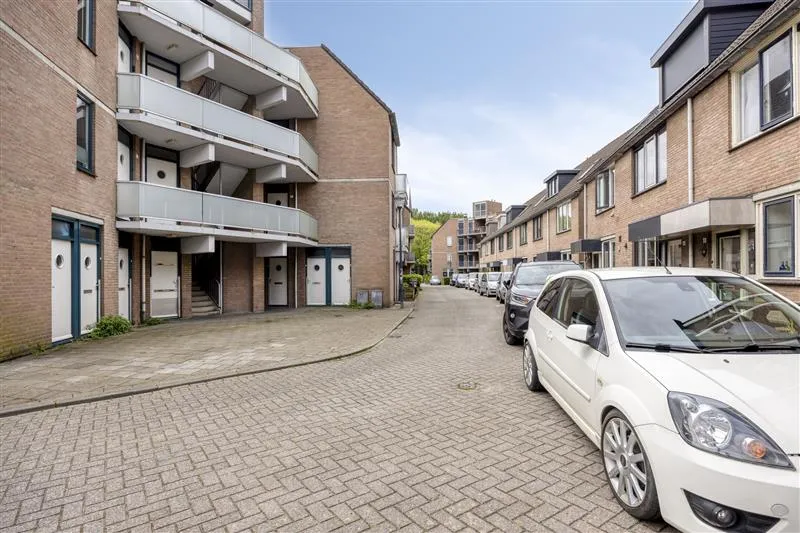 Exterior - 2-Bedroom Apartment with Balcony in Breda Centre
