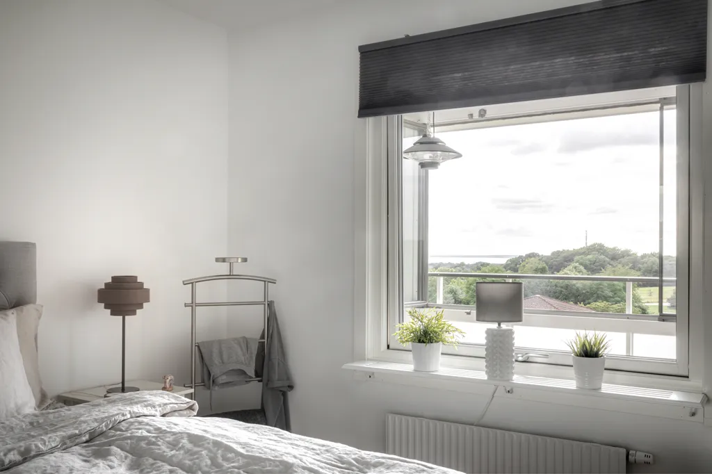 Chambres - Renovated Two-Bedroom with Balcony in Ättekulla