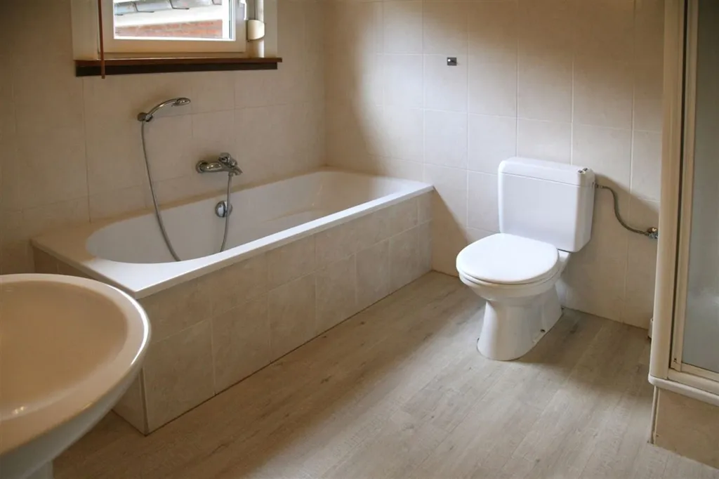 Salles de bain - Maison de Plain-Pied au Calme avec Terrasse à Bruxelles