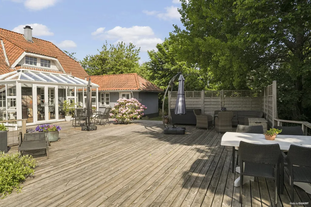 Terrasse - 1920s Villa with Garden in Vejen