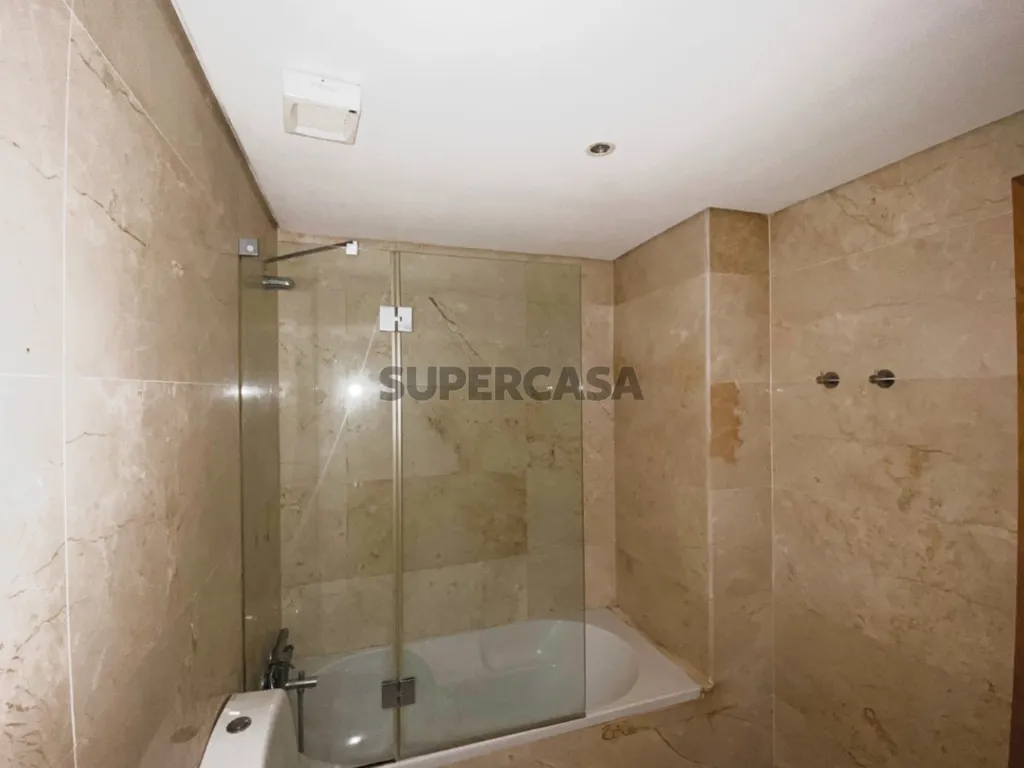Vannitoad - Duplex T4+1 with Sea Views in Matosinhos
