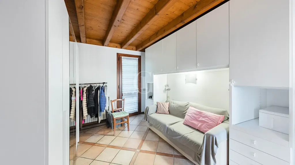 Pièces - Trilocale with Private Garden in Padenghe Sul Garda