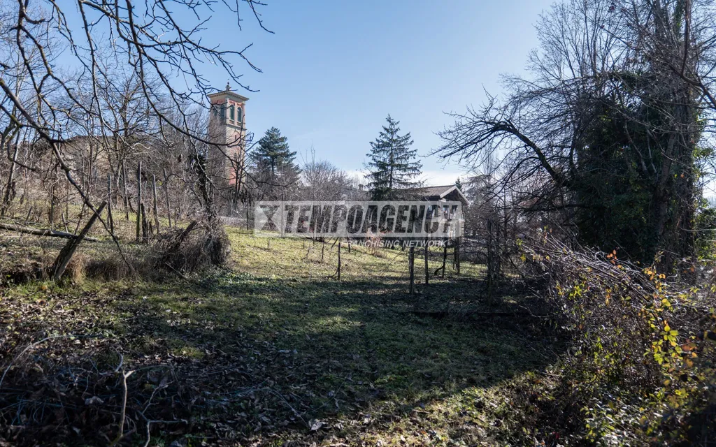 Aed - Multi-Level Warehouse with Land in Riccò