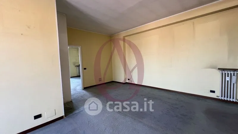 Pièces - Bright Trilocale with Box in Cassano Magnago