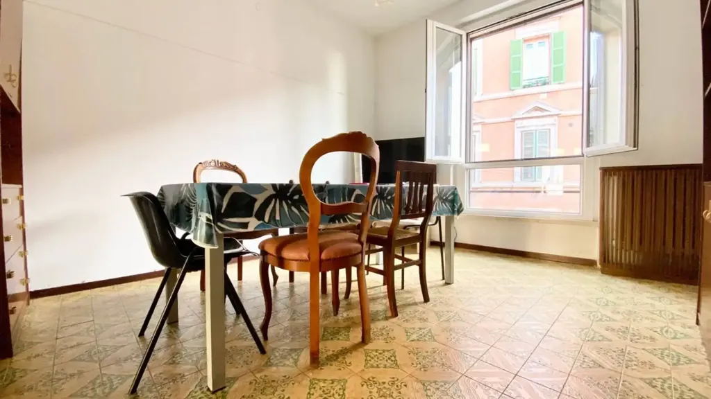 Dining Room - 5-Bedroom Apartment in Central Ancona