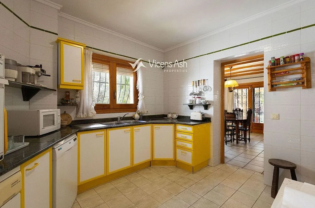 Kitchen - Villa with Pool and Terrace in Jávea