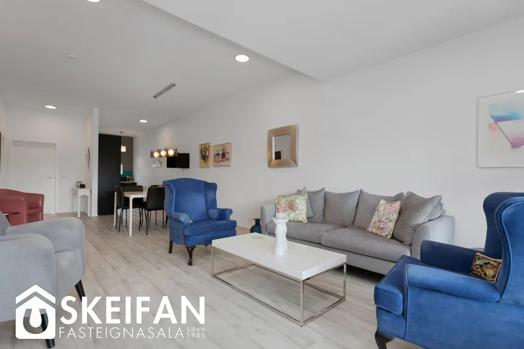 Séjour - Bright 3-Bed Apartment with Balcony in Reykjavik