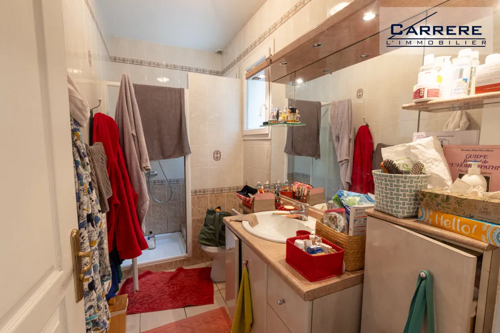 5-room house in Cambes