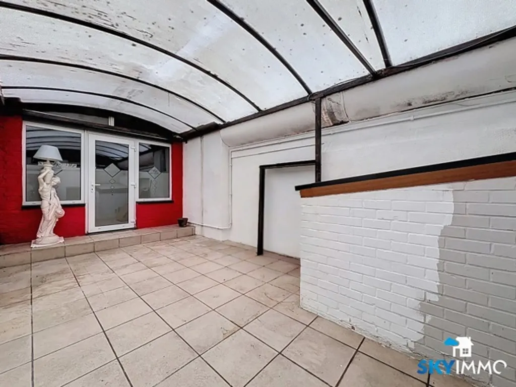 Terrazza - Mixed-use Building with Apartment in Huy
