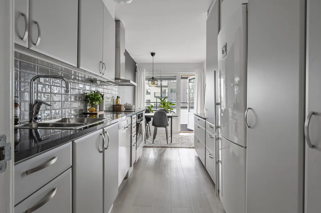 Kitchen - Stylish Two-Bedroom with Balcony in Märsta