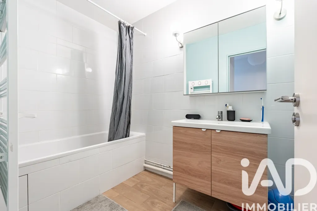Vannitoad - 3-Bedroom Flat with Parking in Central Location