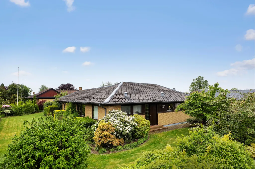 Giardino - Corner Villa with Garden in Toftlund