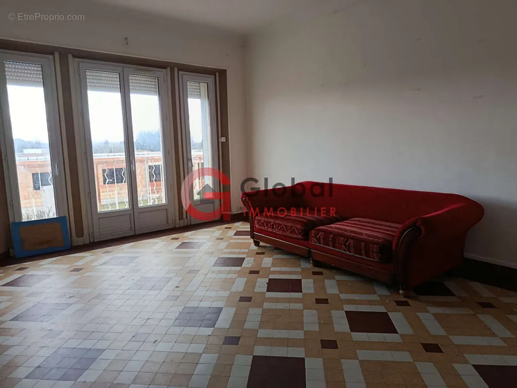 Elutuba - Dual-Occupancy House with Professional Use in City Centre