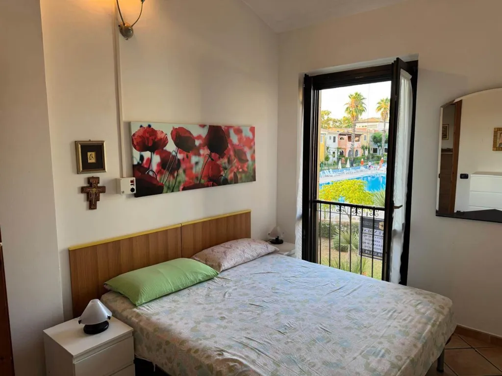Magamistoad - Furnished Apartment with Pool View in Pisticci