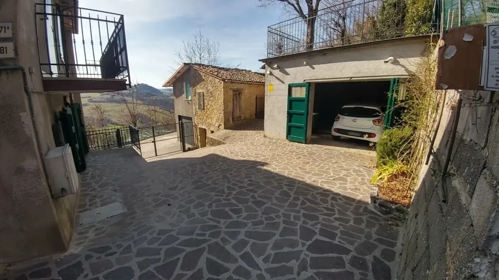 Välivaade - Terraced Villa with Garden in Zocca