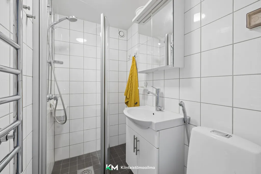 Vannitoad - Modernised Flat with Views in Alppila
