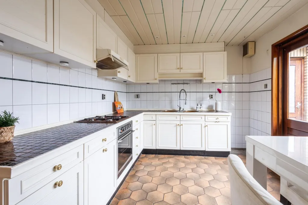 Cuisine - Detached House with Garden in Sint Jansteen
