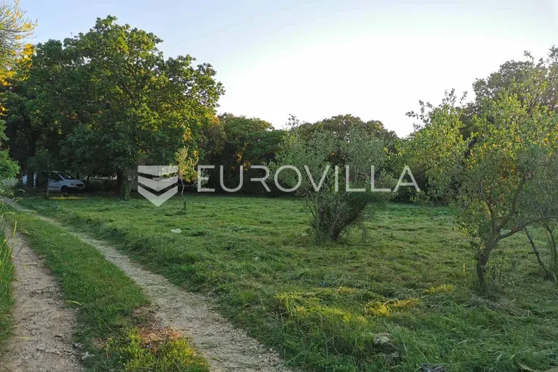 Jardin - Urban Plot with Sea View in Ližnjan