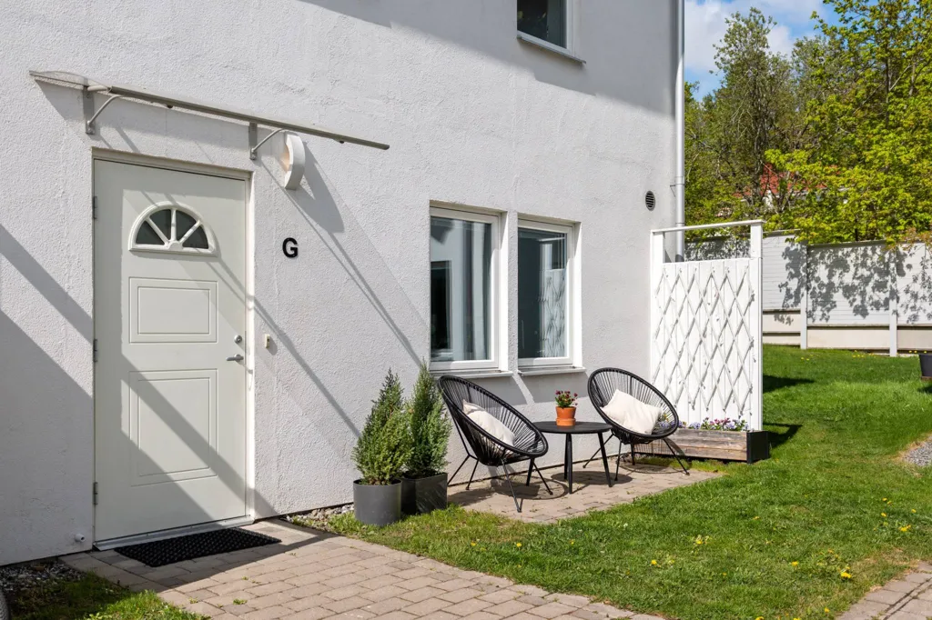 Terrass - Modern Flat with House-Style Feel in Central Älta