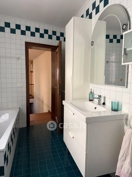 Salles de bain - Fully Furnished Apartment in Este Centre