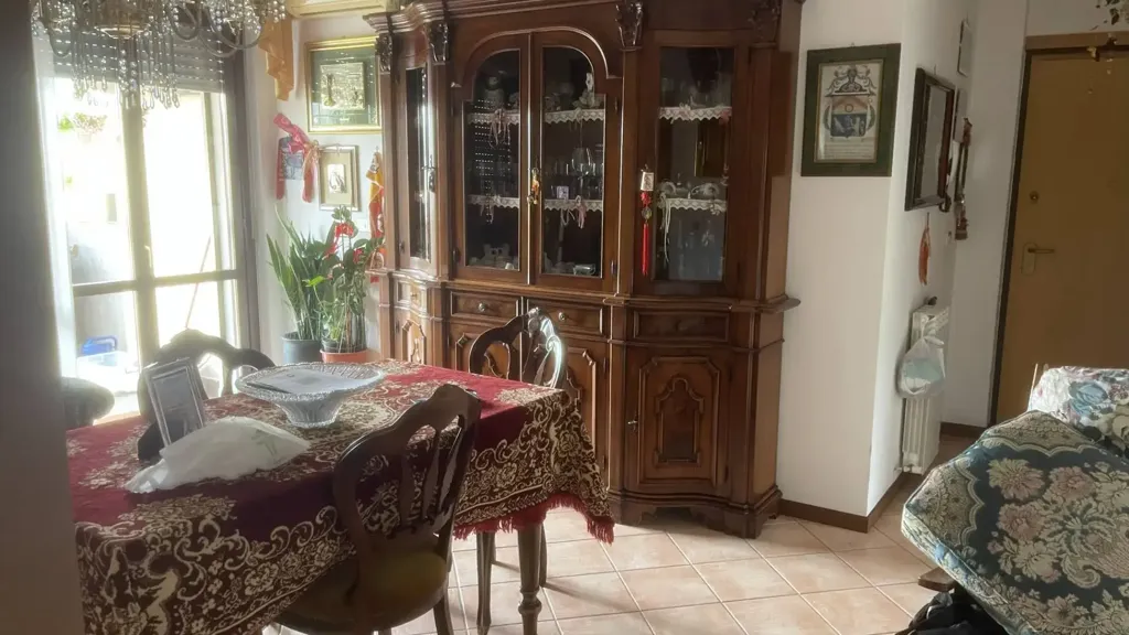 Sala da pranzo - Apartment with Private Lift in Sassoferrato