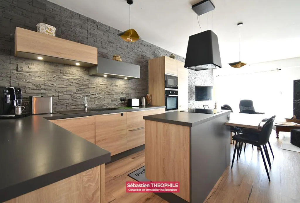 Köök - Fully Renovated House with Sauna in Challans Centre